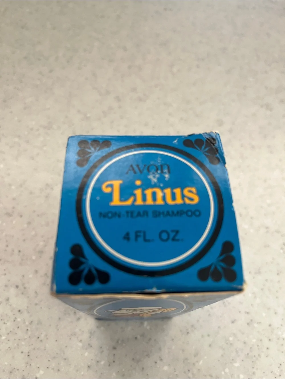 Vtg 70s AVON Peanuts LINUS Non-Tear Shampoo 4oz  Bottle Full Open Box
